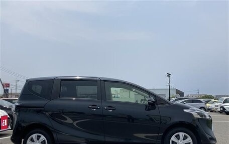 Toyota Sienta II, 2021 год, 1 108 000 рублей, 4 фотография