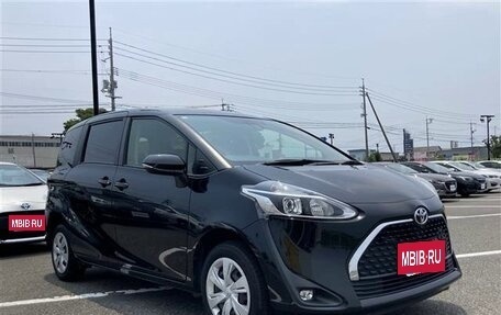 Toyota Sienta II, 2021 год, 1 108 000 рублей, 3 фотография