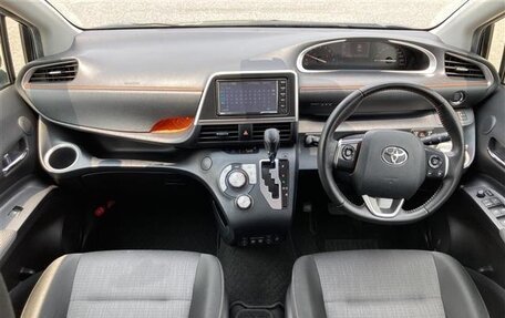 Toyota Sienta II, 2021 год, 1 108 000 рублей, 14 фотография