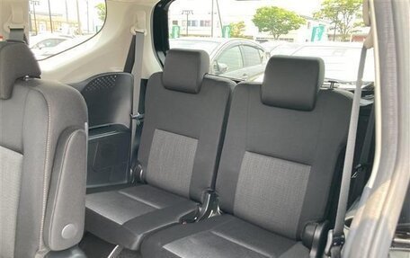 Toyota Sienta II, 2021 год, 1 108 000 рублей, 29 фотография
