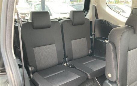 Toyota Sienta II, 2021 год, 1 108 000 рублей, 28 фотография