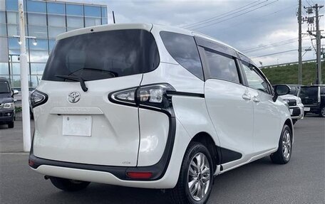 Toyota Sienta II, 2022 год, 1 246 000 рублей, 5 фотография