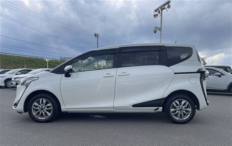 Toyota Sienta II, 2022 год, 1 246 000 рублей, 8 фотография