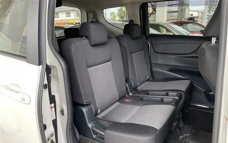 Toyota Sienta II, 2022 год, 1 246 000 рублей, 22 фотография