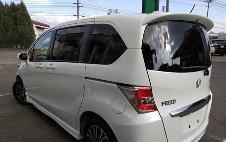 Honda Freed I, 2015 год, 880 000 рублей, 5 фотография