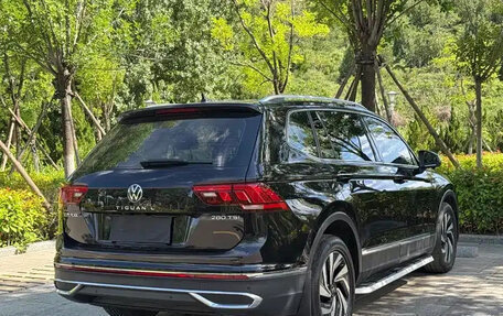 Volkswagen Tiguan II, 2023 год, 2 199 003 рублей, 5 фотография
