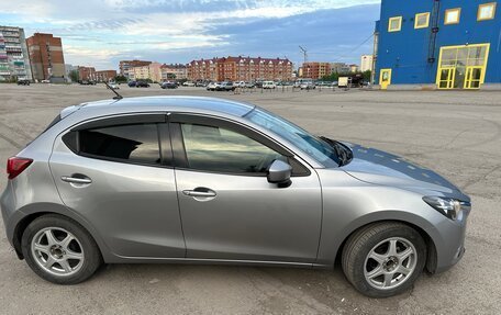 Mazda Demio IV, 2015 год, 1 050 000 рублей, 4 фотография