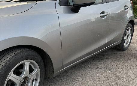 Mazda Demio IV, 2015 год, 1 050 000 рублей, 6 фотография