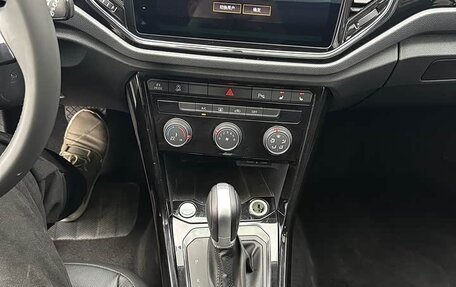 Volkswagen T-Roc I, 2022 год, 1 750 678 рублей, 12 фотография