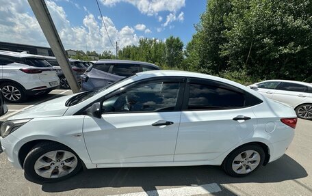 Hyundai Solaris II рестайлинг, 2015 год, 599 000 рублей, 1 фотография