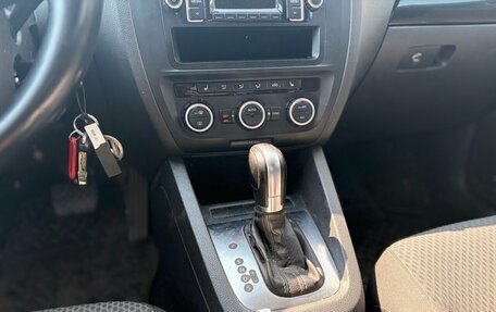 Volkswagen Jetta VI, 2012 год, 890 000 рублей, 7 фотография