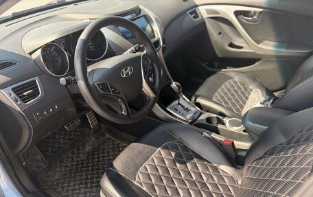 Hyundai Elantra V, 2012 год, 990 000 рублей, 7 фотография