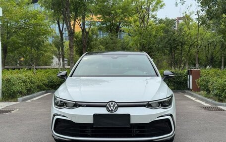 Volkswagen Golf VIII, 2023 год, 1 550 100 рублей, 2 фотография