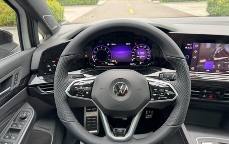 Volkswagen Golf VIII, 2023 год, 1 550 100 рублей, 12 фотография