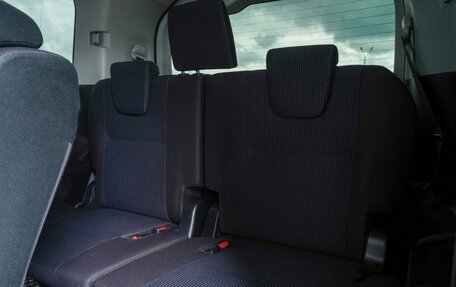 Toyota Noah III, 2017 год, 2 385 000 рублей, 16 фотография