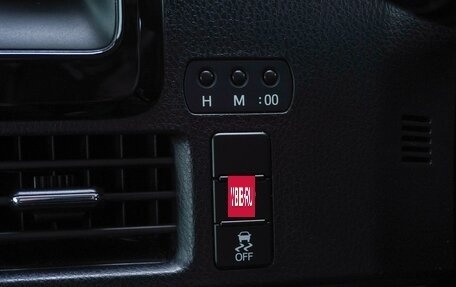 Toyota Noah III, 2017 год, 2 385 000 рублей, 22 фотография