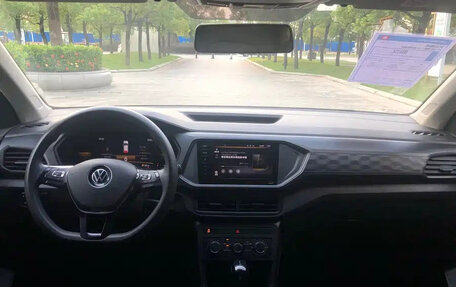 Volkswagen T-Cross I, 2022 год, 1 600 025 рублей, 6 фотография