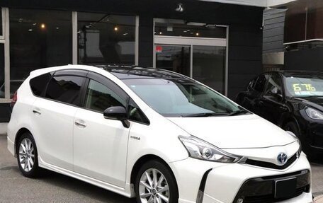 Toyota Prius Alpha I (ZVW40/41), 2021 год, 1 450 000 рублей, 2 фотография
