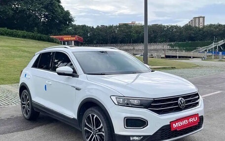 Volkswagen T-Roc I, 2023 год, 1 399 025 рублей, 5 фотография