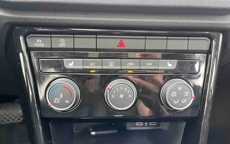 Volkswagen T-Roc I, 2023 год, 1 399 025 рублей, 8 фотография