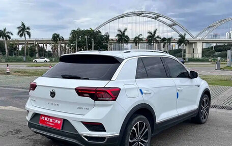 Volkswagen T-Roc I, 2023 год, 1 399 025 рублей, 16 фотография