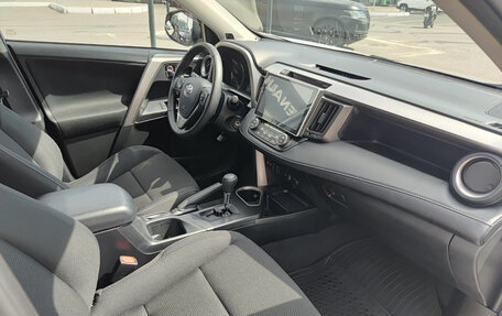Toyota RAV4, 2017 год, 2 040 000 рублей, 13 фотография