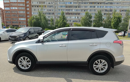 Toyota RAV4, 2017 год, 2 040 000 рублей, 10 фотография