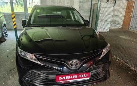 Toyota Camry, 2020 год, 2 950 000 рублей, 2 фотография