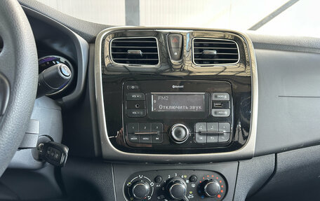Renault Logan II, 2017 год, 1 085 000 рублей, 17 фотография