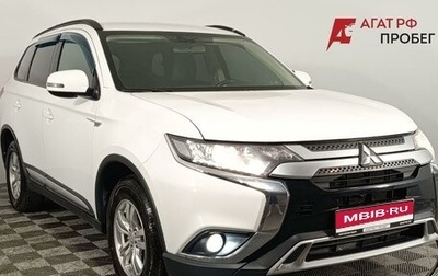 Mitsubishi Outlander III рестайлинг 3, 2019 год, 2 055 000 рублей, 1 фотография