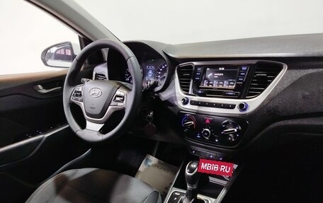 Hyundai Solaris II рестайлинг, 2017 год, 1 188 000 рублей, 14 фотография