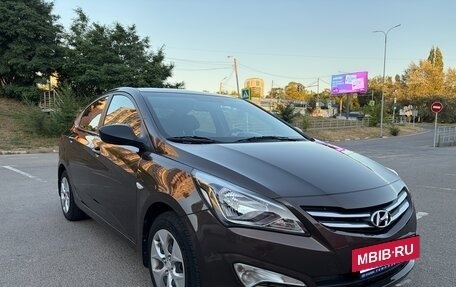 Hyundai Solaris II рестайлинг, 2014 год, 1 300 000 рублей, 2 фотография