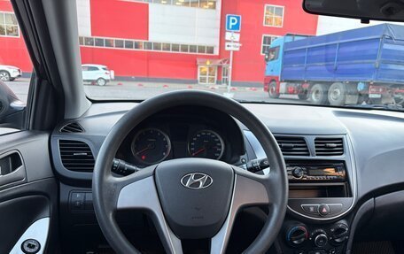 Hyundai Solaris II рестайлинг, 2014 год, 1 300 000 рублей, 8 фотография