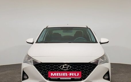 Hyundai Solaris II рестайлинг, 2022 год, 1 590 000 рублей, 2 фотография
