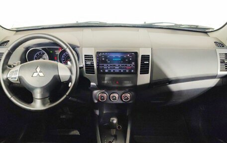 Mitsubishi Outlander III рестайлинг 3, 2011 год, 950 000 рублей, 10 фотография