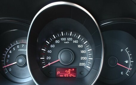 KIA Rio III рестайлинг, 2013 год, 825 000 рублей, 11 фотография