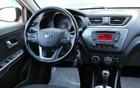 KIA Rio III рестайлинг, 2013 год, 825 000 рублей, 16 фотография