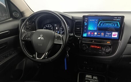 Mitsubishi Outlander III рестайлинг 3, 2019 год, 2 055 000 рублей, 11 фотография