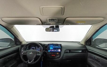 Mitsubishi Outlander III рестайлинг 3, 2019 год, 2 055 000 рублей, 10 фотография