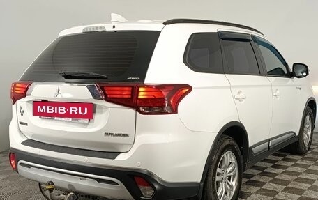 Mitsubishi Outlander III рестайлинг 3, 2019 год, 2 055 000 рублей, 7 фотография