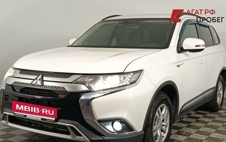 Mitsubishi Outlander III рестайлинг 3, 2019 год, 2 055 000 рублей, 3 фотография