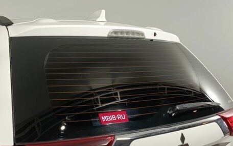 Mitsubishi Outlander III рестайлинг 3, 2019 год, 2 055 000 рублей, 20 фотография