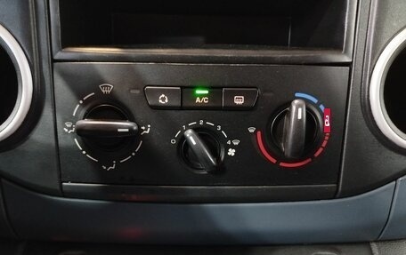 Peugeot Partner II рестайлинг 2, 2011 год, 490 000 рублей, 17 фотография