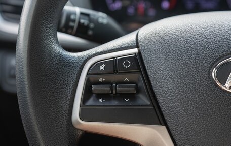 Hyundai Solaris II рестайлинг, 2018 год, 1 350 000 рублей, 17 фотография