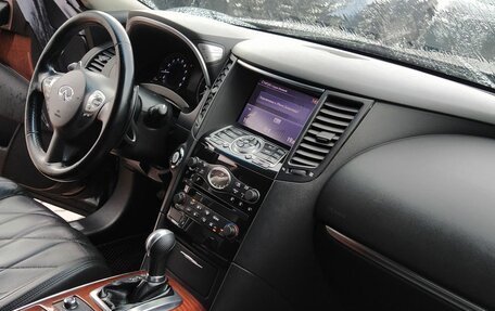 Infiniti FX II, 2012 год, 1 950 000 рублей, 21 фотография