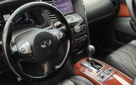 Infiniti FX II, 2012 год, 1 950 000 рублей, 24 фотография