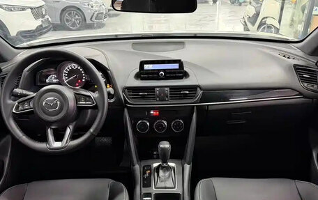 Mazda CX-4, 2021 год, 1 760 000 рублей, 8 фотография