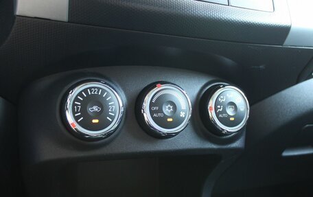 Mitsubishi Outlander III рестайлинг 3, 2011 год, 1 319 000 рублей, 15 фотография