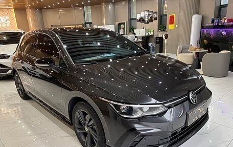 Volkswagen Golf VIII, 2023 год, 1 365 000 рублей, 3 фотография
