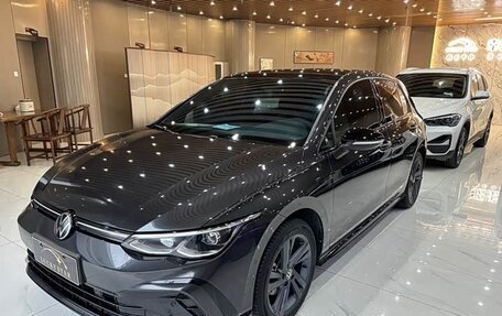Volkswagen Golf VIII, 2023 год, 1 365 000 рублей, 2 фотография